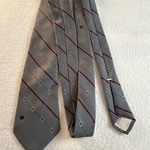 Halston Classic Men Necktie Silk Grey Burgundy Diamonds 58" X 3" - Picture 3 of 5